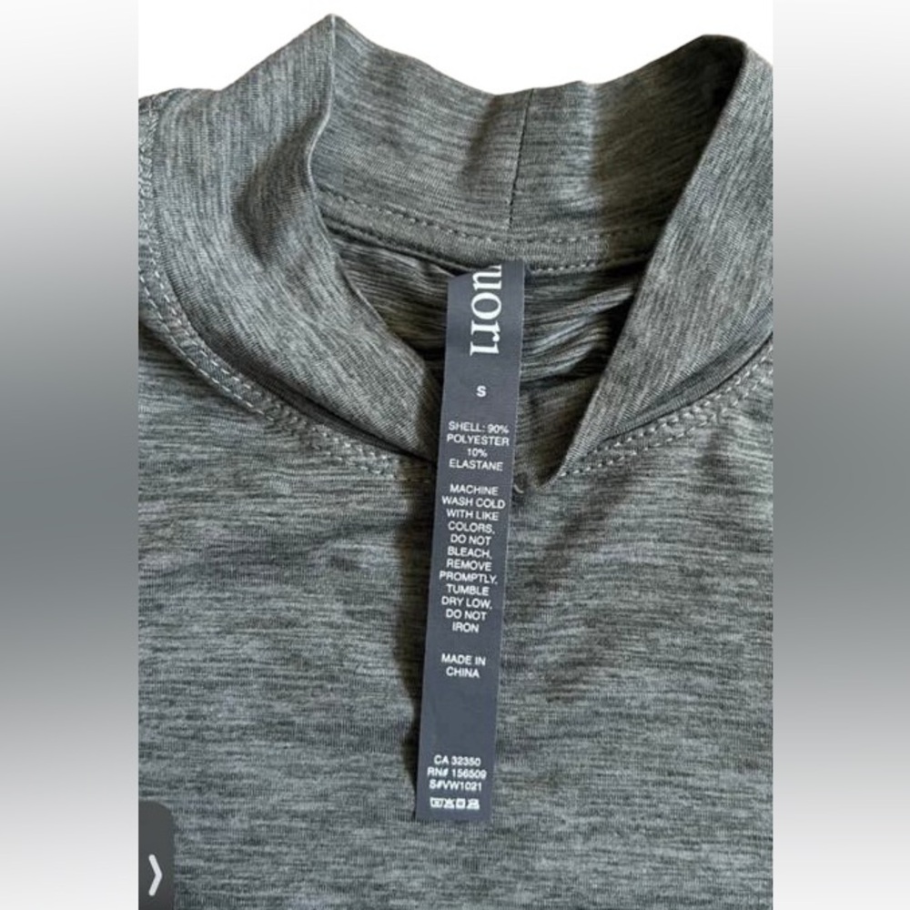NWT Vuori long sleeve cropped top size S - Picture 2 of 5